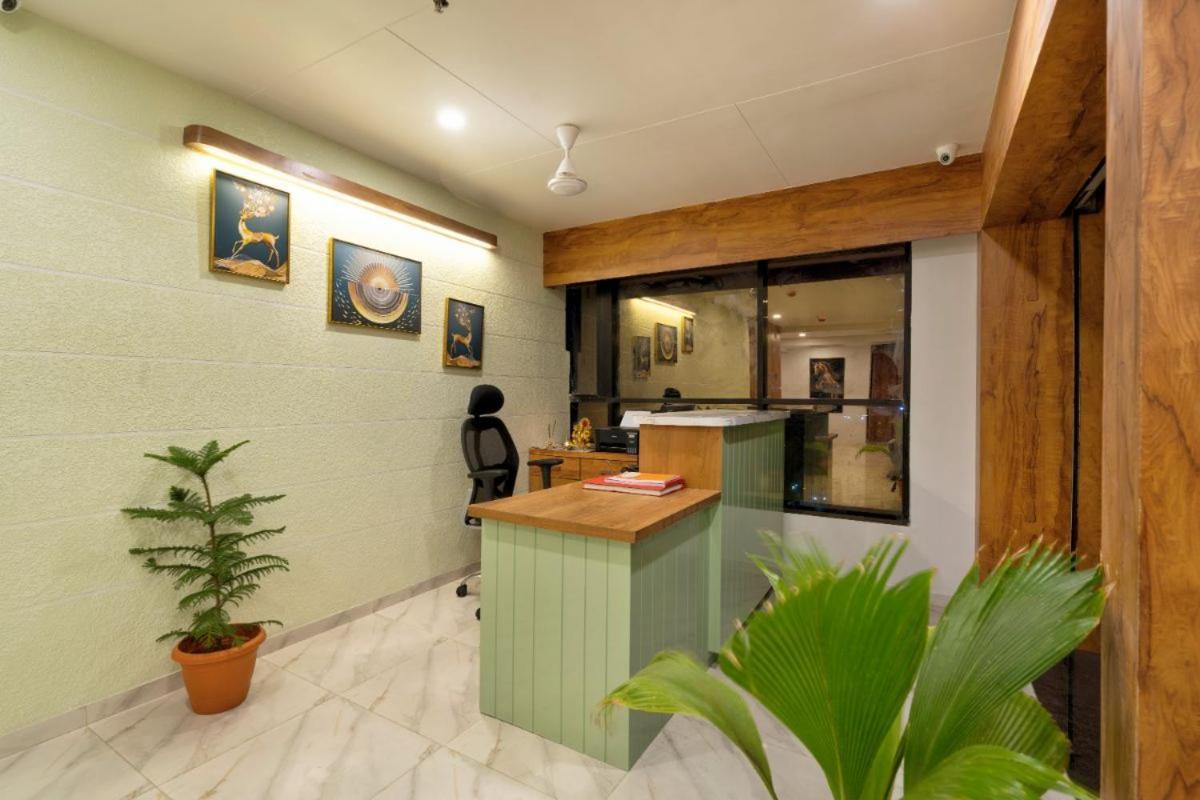 Hotel Royal 24 Ahmadabad Zewnętrze zdjęcie