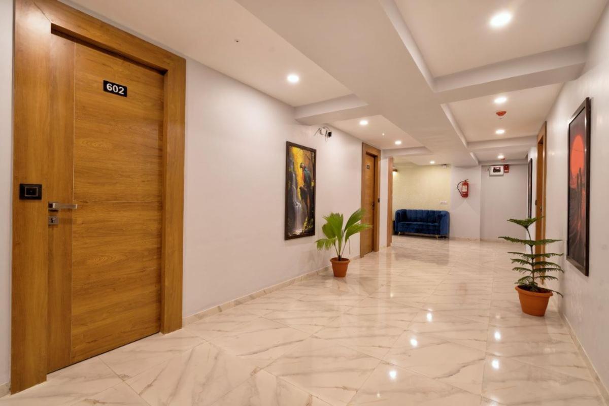 Hotel Royal 24 Ahmadabad Zewnętrze zdjęcie