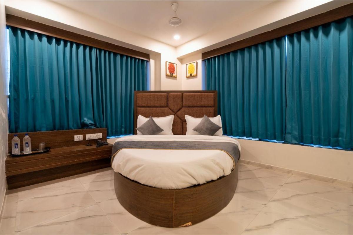 Hotel Royal 24 Ahmadabad Zewnętrze zdjęcie