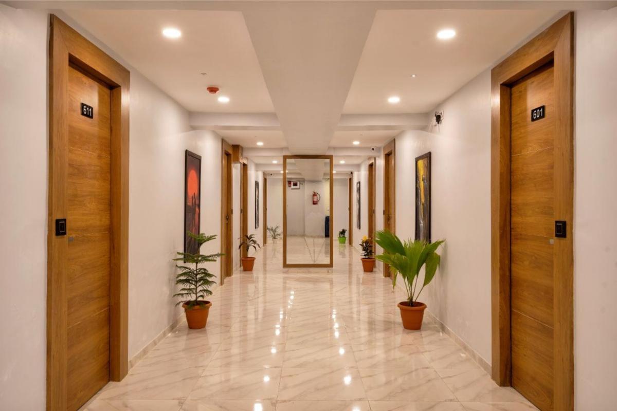 Hotel Royal 24 Ahmadabad Zewnętrze zdjęcie
