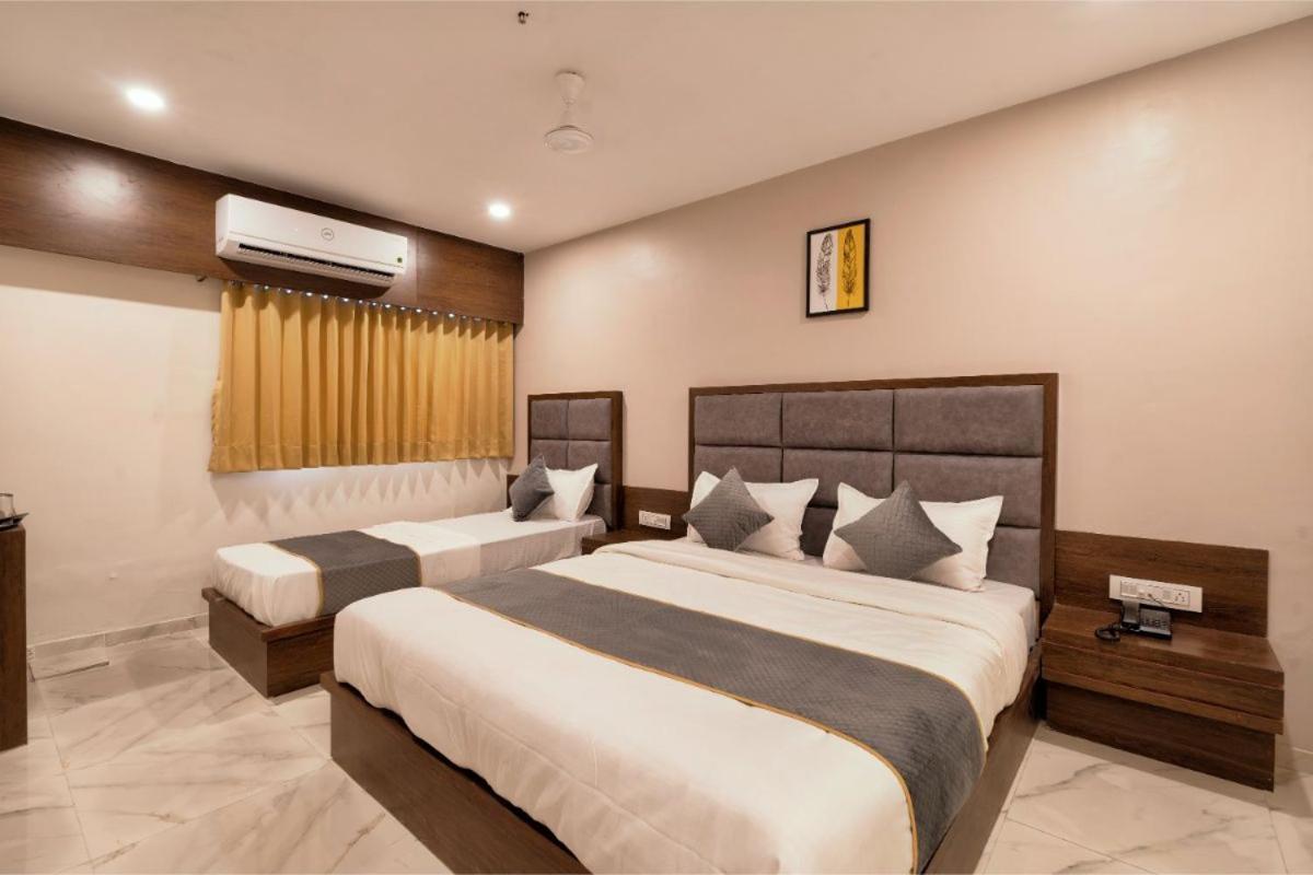 Hotel Royal 24 Ahmadabad Zewnętrze zdjęcie