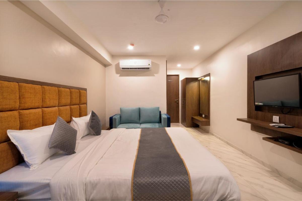 Hotel Royal 24 Ahmadabad Zewnętrze zdjęcie